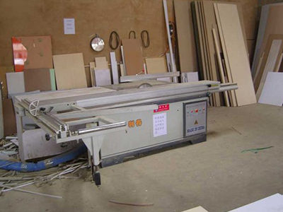 精密推臺(tái)鋸